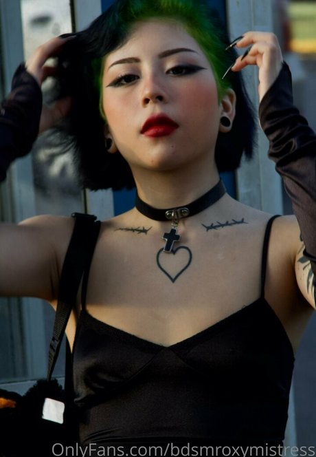 bdsmroxymistress star exclusive image
