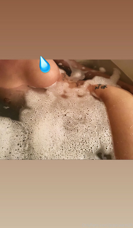 popular trans onlyfans nudes img