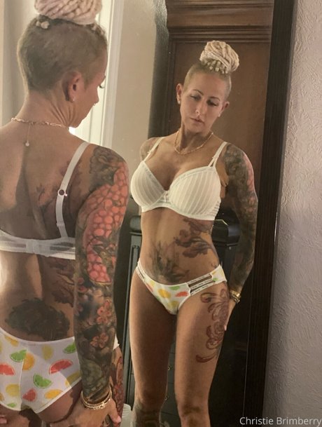 Christie Brimberry ポルノスター ヌード 画像