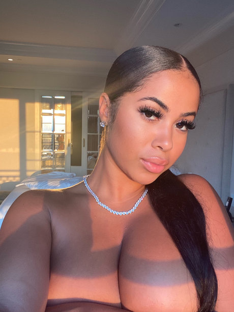 Yasmine Lopez ポルノ女優 写真