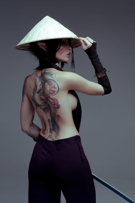 アジアンシャワー オンリーファンズ アートヌード 写真