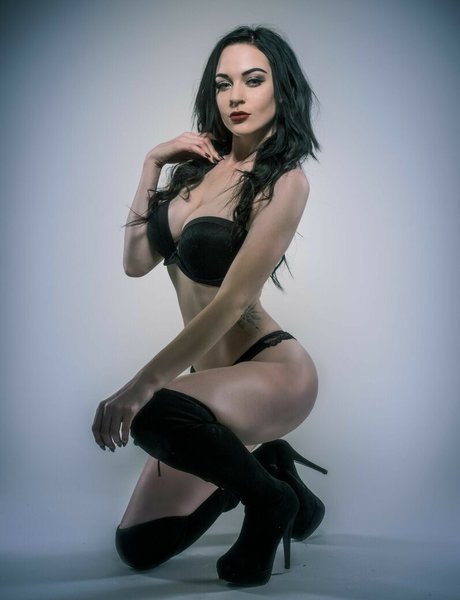 BBC 痴女 オンリーファンズ アートヌード 写真