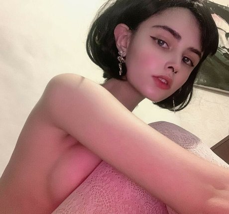 マッサージオンリーファンズ 美しいヌード 写真