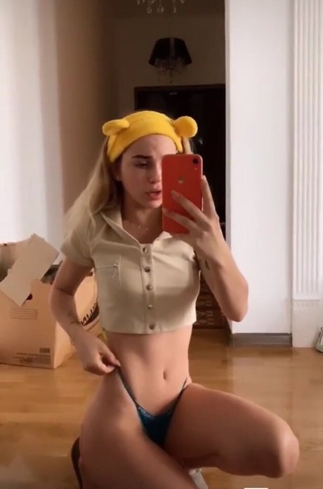 Maryana Ro xxxスター ギャラリー
