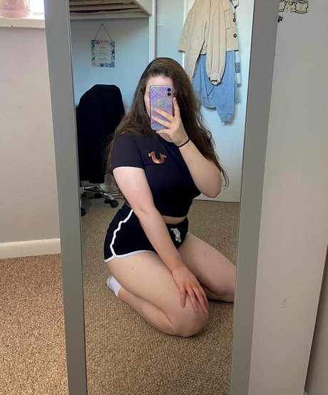 bustybritishbrunette エロティックモデル アーカイブ