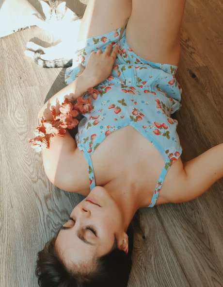 太ったおばあちゃんオンリーファンズ ホット 画像