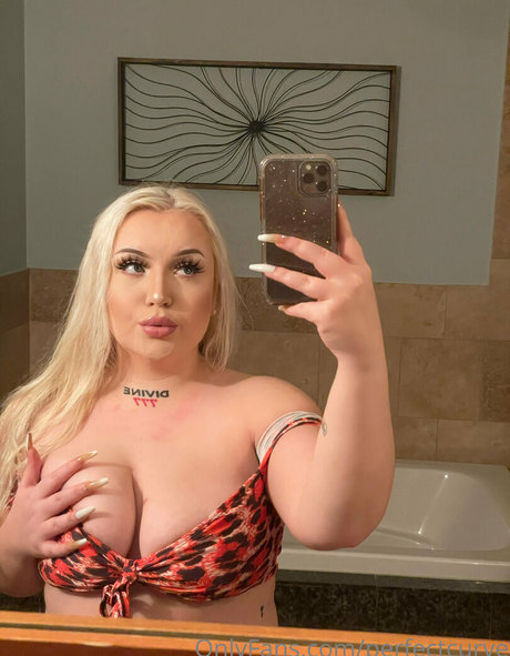 Lady Fatale ポルノスター セックス 画像