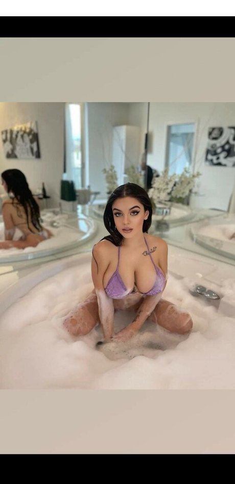 Aicha Bianchi 可愛い女優 写真