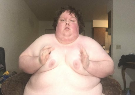 ノーパンオンリーファンズ セクシー裸 写真