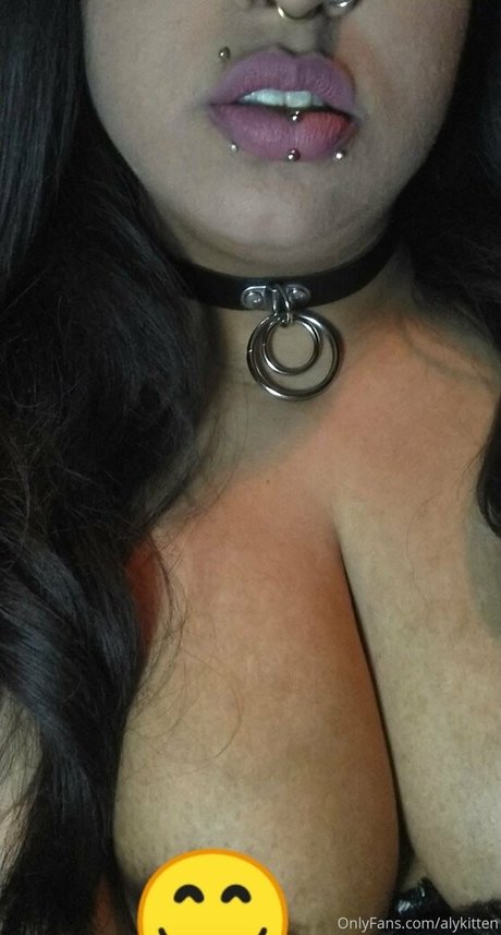 小人ヌードオンリーファンズ セクシー 画像