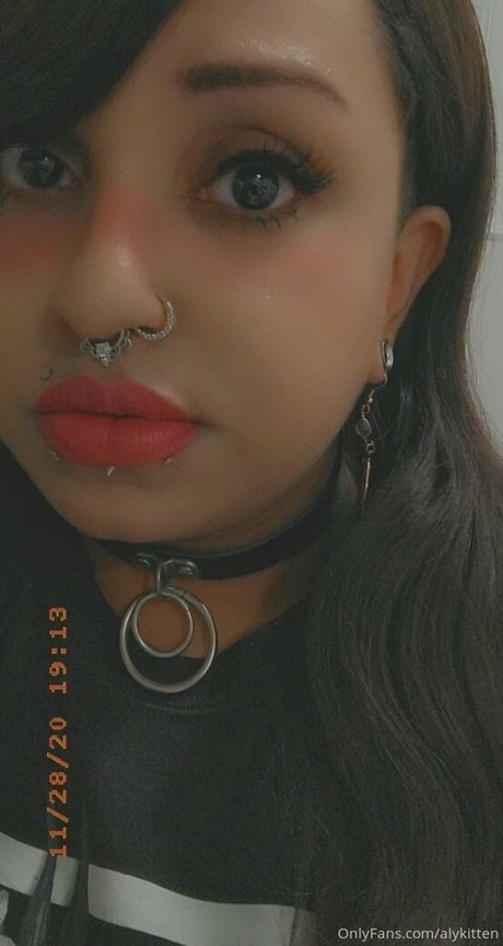 曲線美のラテン系オンリーファンズ ホットセクシー 写真