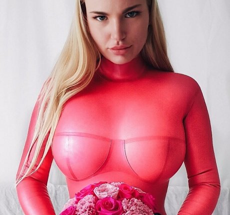 Beyla Hughes ホットスター 写真