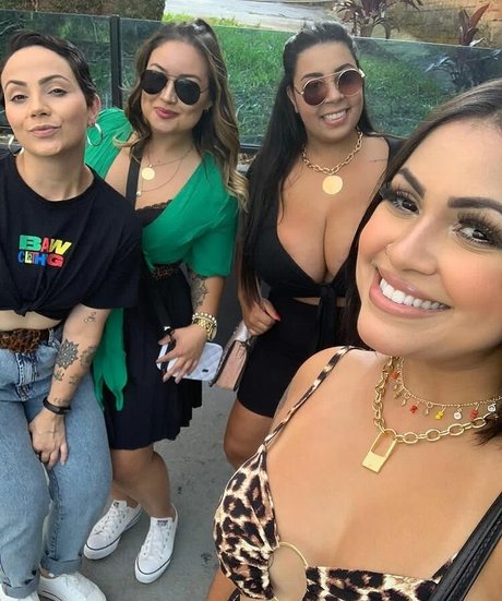 BBC 痴女 オンリーファンズ アート裸 写真