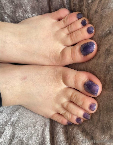 elliemaesfeet かわいいモデル 画像