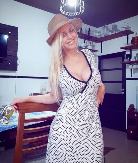 南アフリカのオンリーファンズ セクシーヌード ギャラリー