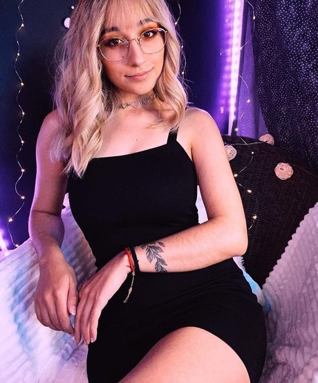 Maya ASMR セックス女優 写真