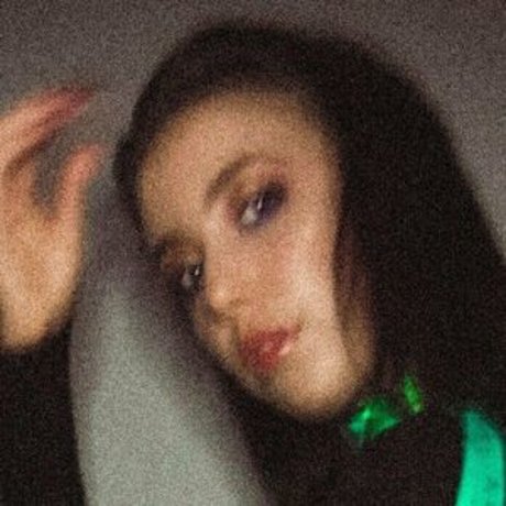 ぽっちゃり熟女オンリーファンズ セクシーヌード 写真