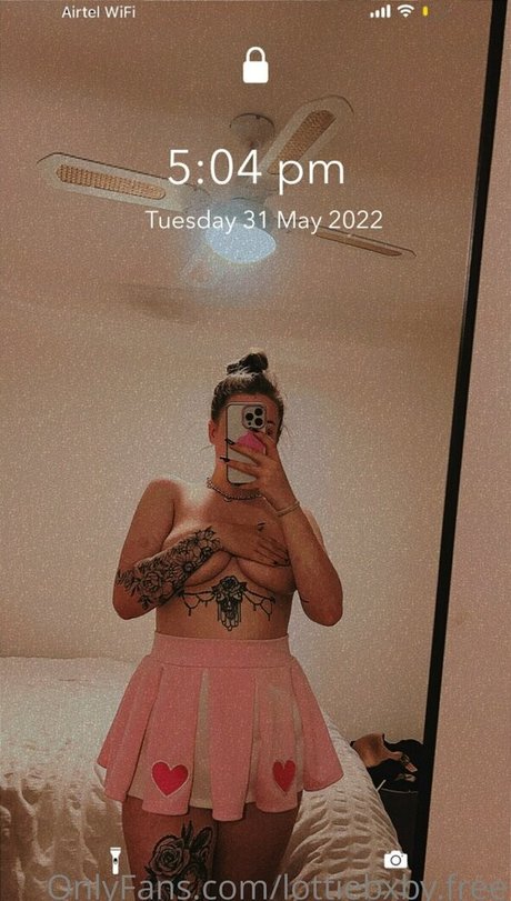 lottiebxby free ポルノスター ホット 写真
