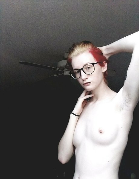 アジア人男性オンリーファンズ エロチック 画像