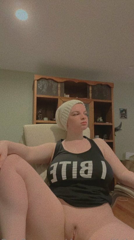 垂れ乳オンリーファンズ エロチック ギャラリー