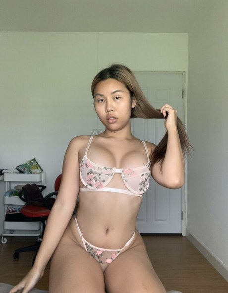 khloe2542 ホットスター 写真