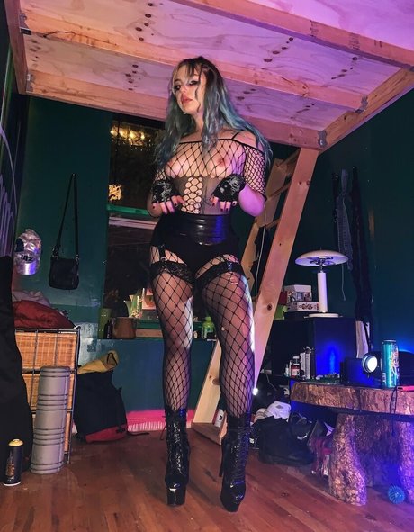 sallysays エロティック女優 画像