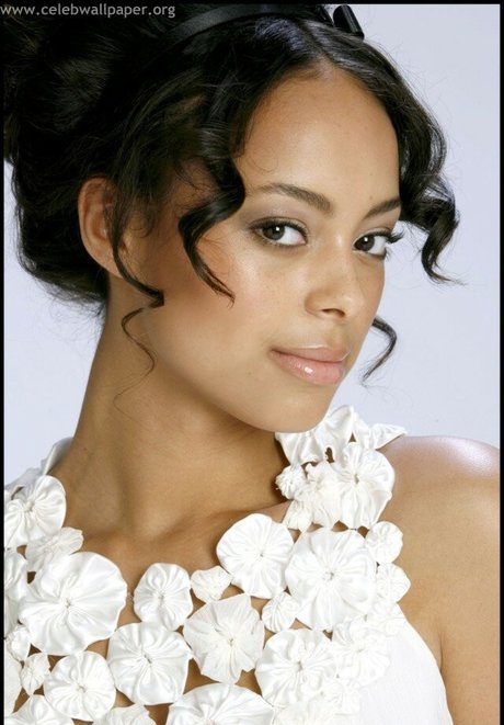 Amber Stevens West ポルノモデル ギャラリー