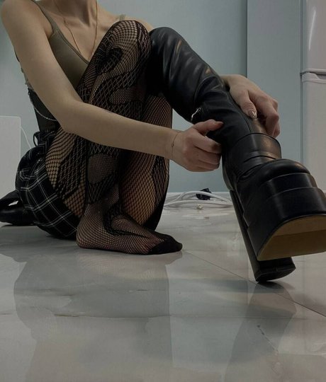 kletochkaaa ヌード女優 写真