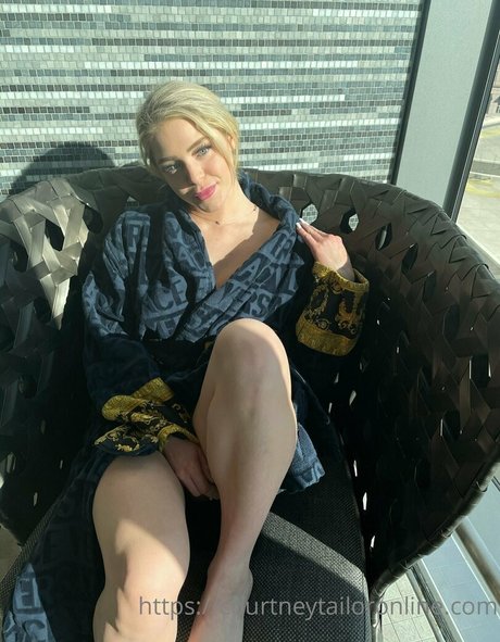 courtneytailorfree エロティック女優 画像