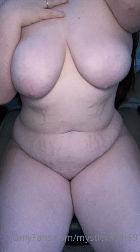 mysticwitch69 女優 写真