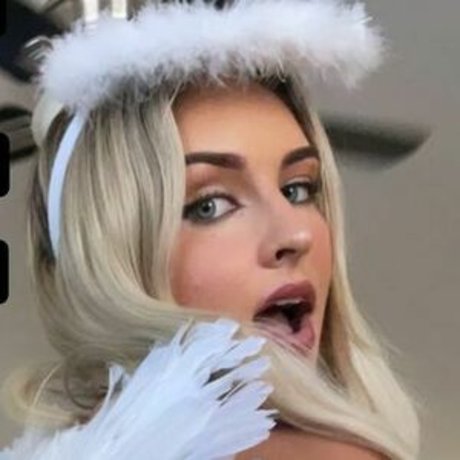 Noelle Hear ポルノスター エロティック 画像