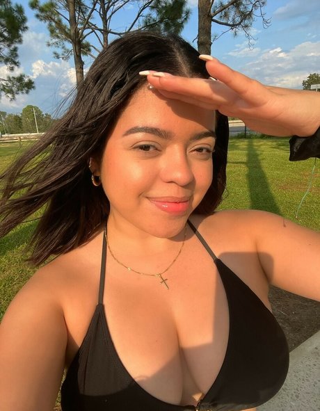 ヌーディストオンリーファンズ 裸 ギャラリー