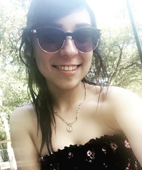 ガールフレンドオンリーファンズ アート裸 画像