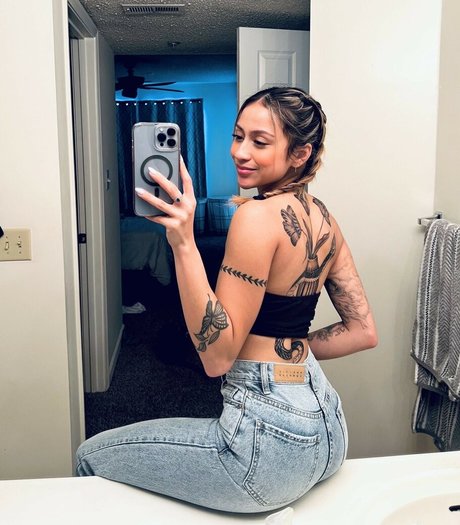 熟女無料オンリーファンズ ホットヌード 写真