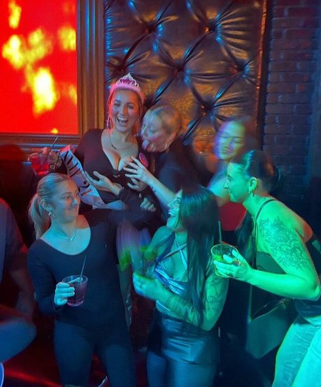 不和 xxx オンリーファン アート裸 写真