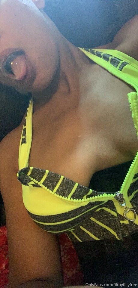 filthyfillyfree スター 裸 写真