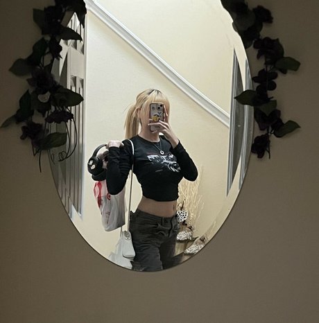 アラブ人妻オンリーファンズ アート裸 写真