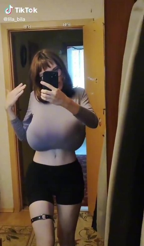 毛深い茂みオンリーファンズ 裸 画像