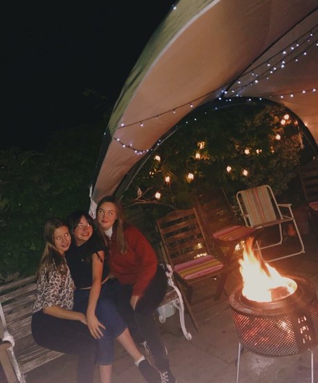 Helayna Birkett 独占スター 画像