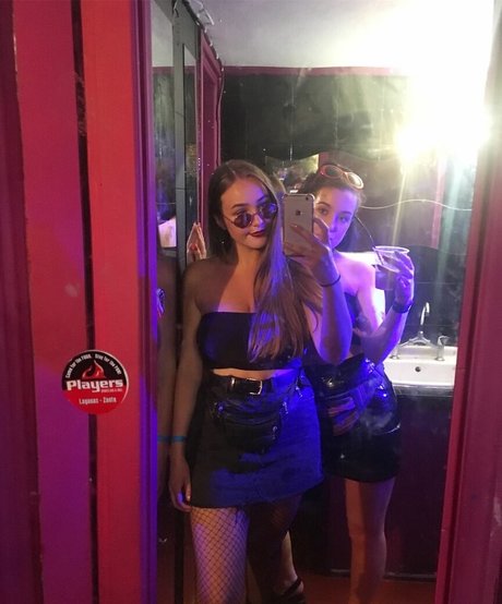 Helayna Birkett ヌードモデル 画像