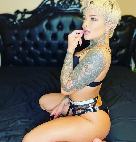 Kris Karson 高品質のポルノスター ギャラリー