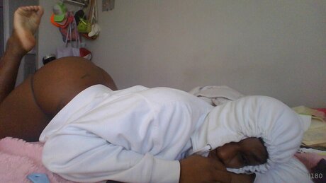 aj180 スター 裸 写真