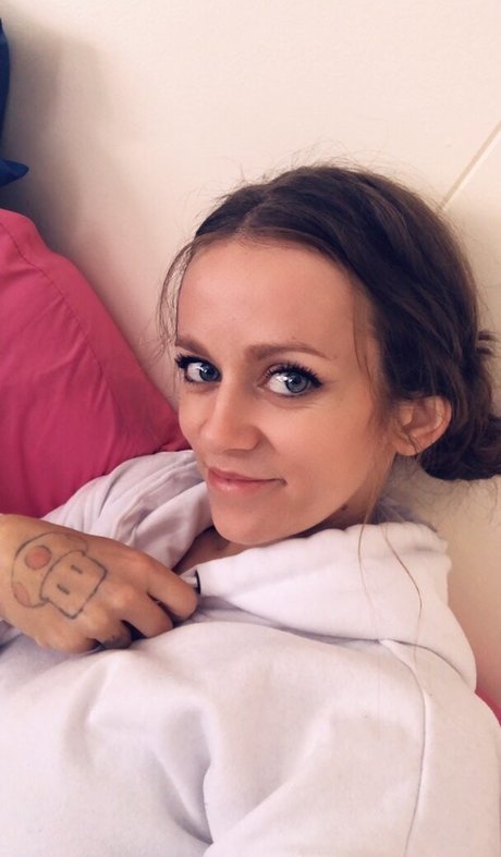 ニューハーフ ドミナトリックス オンリーファンズ ホット裸 写真