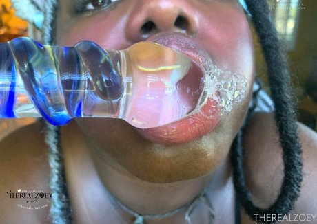 トランスティーンオンリーファンズ ホットセクシー 画像