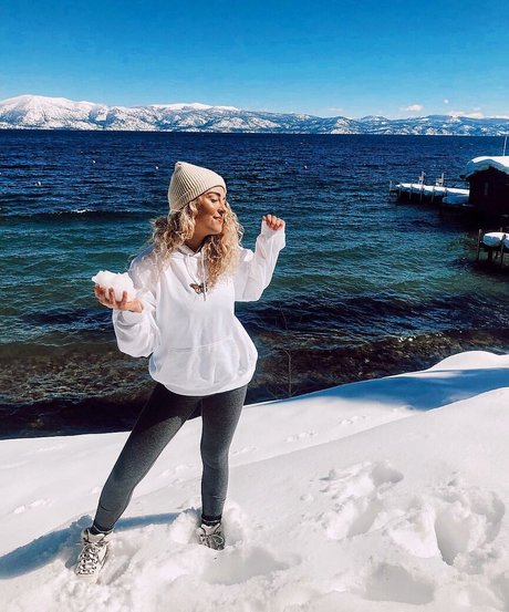 Caroline Wall 素敵なモデル 写真