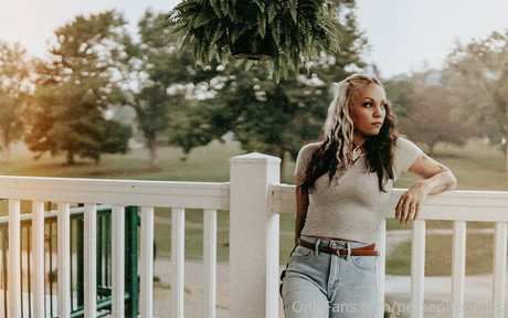 オンリーファンズを舐める 無料ポルノ ギャラリー