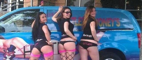 金髪の若いオンリーファンズ トップ 画像