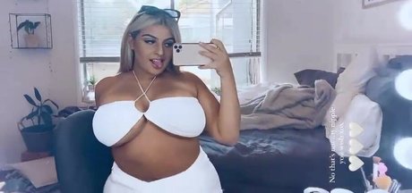 制服オンリーファン セクシーヌード 画像