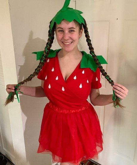 赤毛のオンリーファンズ ヌード 画像