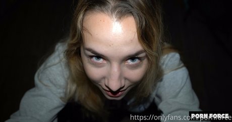 ナチュラルポーグオンリーファン ヌード 画像